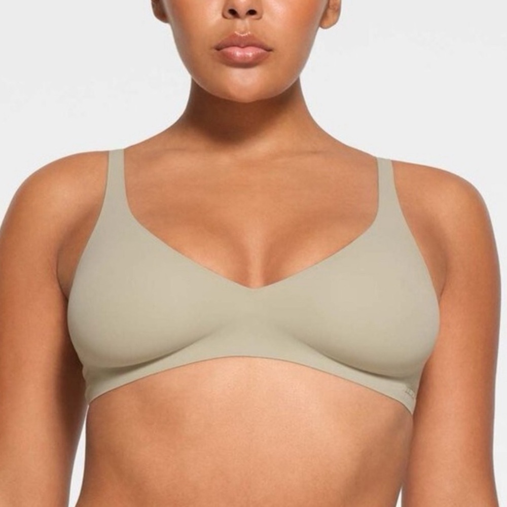 SKIMS Naked Plunge Bralette In Talc Size Large DD NWT